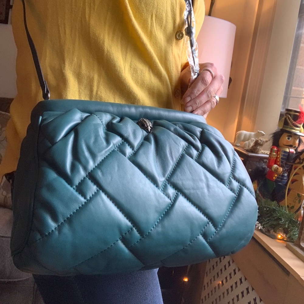 SOLD⛔️Authentic KURT GEIGER LONDON QUILTED LEATHER CONVERTIBLE TOP ZIP CLUTCH - Picture 9 of 16